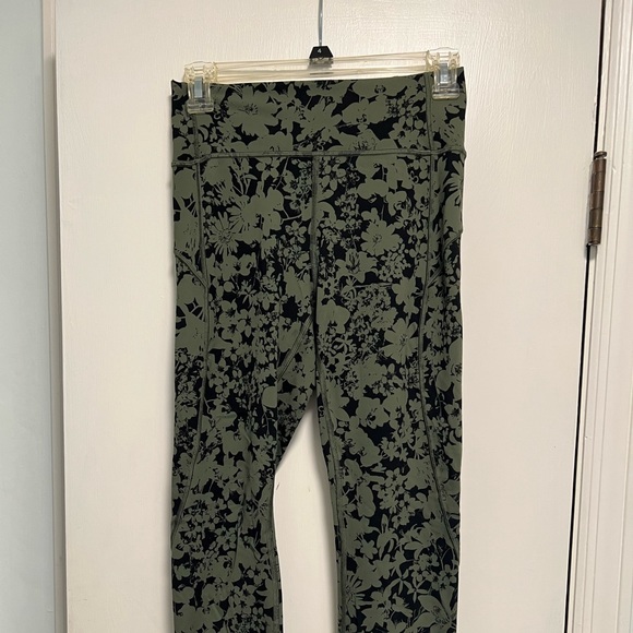 Lululemon in movement 25 inch - Picture 2 of 5